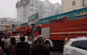 突發(fā)！青島一居民樓發(fā)生爆燃！已造1人死亡，7人受傷！3公里外有震感…