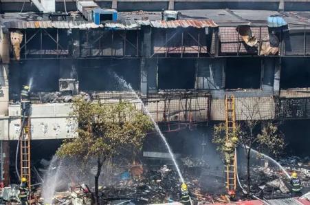 煤氣罐有沒忘關(guān)閥門？ 爆燃事故給餐館沉重警示