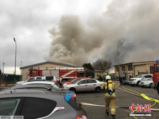  當(dāng)?shù)貢r間12月12日，奧地利鮑姆加騰一座大型天然氣站發(fā)生爆炸，數(shù)人受傷。